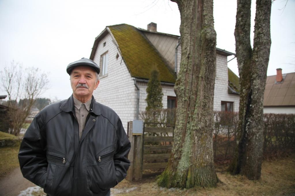 Koki apdraud dzīvojamo ēku