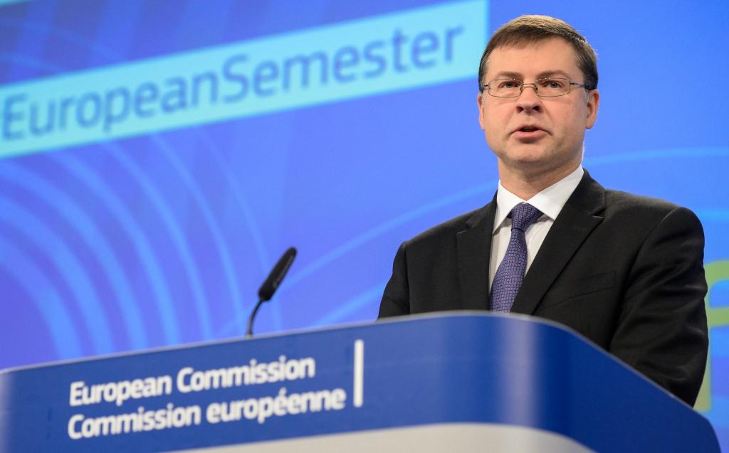 Dombrovskis šogad bijis starp desmit biežāk medijos citētajiem EK kolēģijas darbiniekiem
