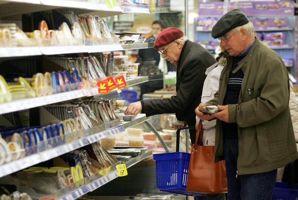 Pārtikas tirgotāji: Jauna likuma dēļ veikalos varētu samazināties akcijas preču īpatsvars