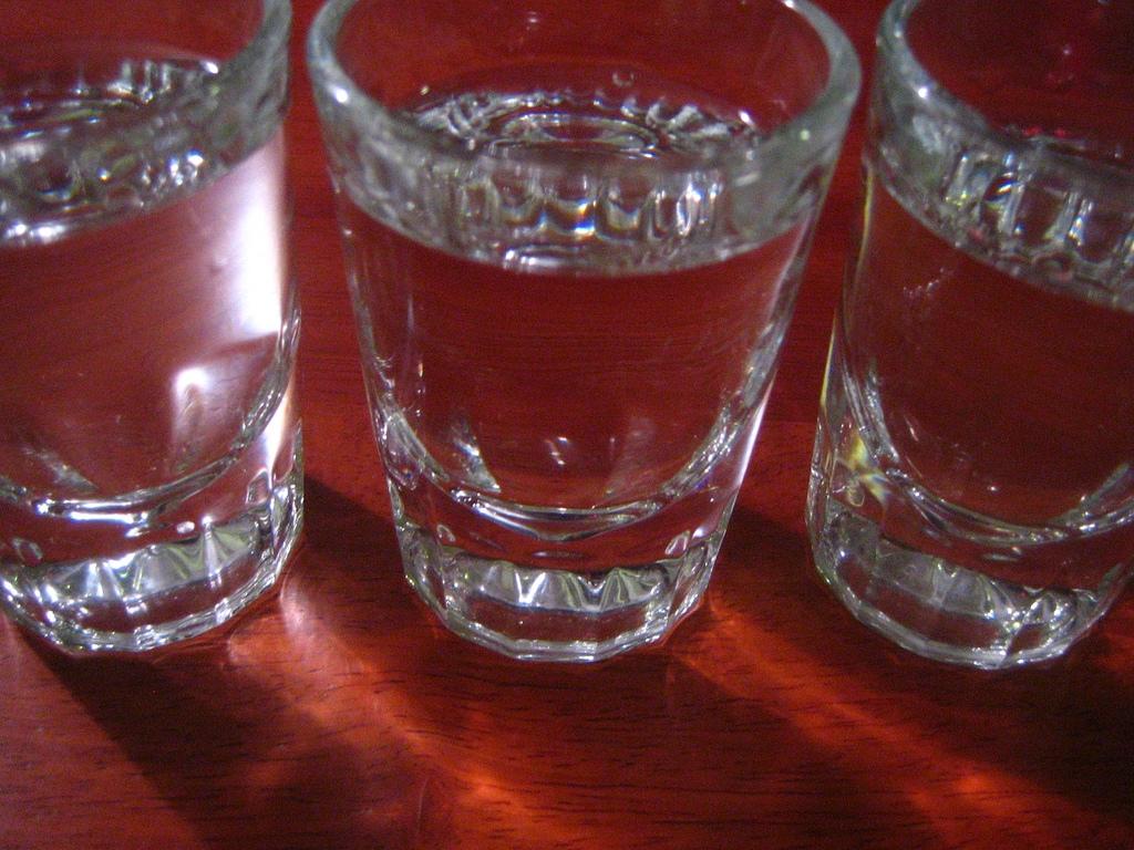 Krievijā "mirušais" ierodas uz paša "apbērēšanu"