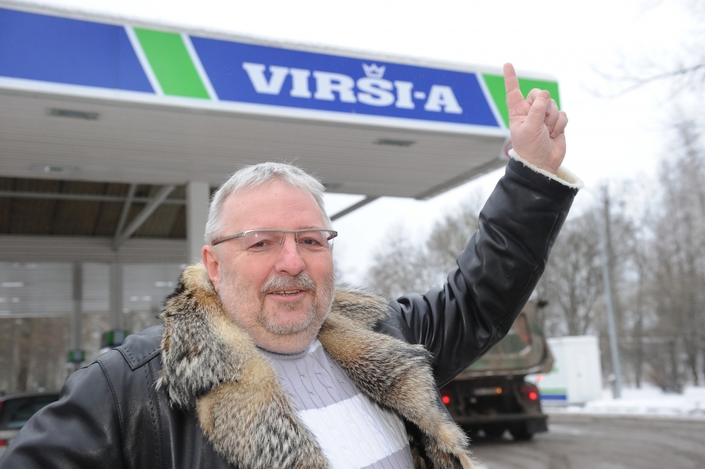 Apstāties ir tas pats, kas kāpties atpakaļ 