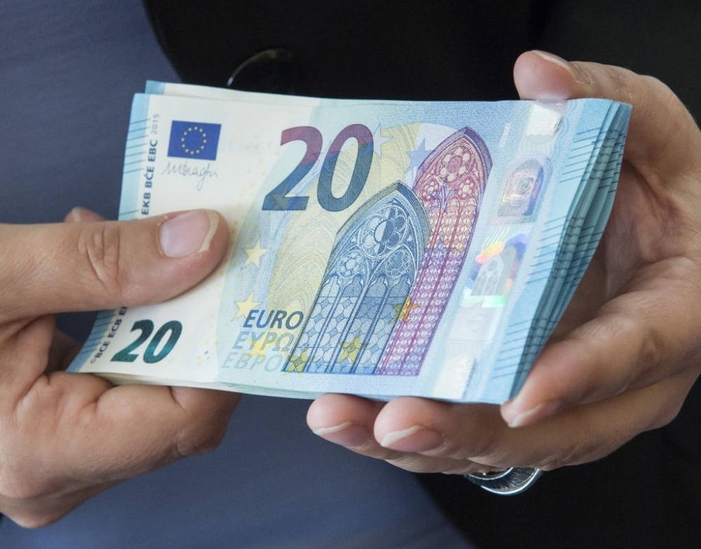 Banku nozares pienesums IKP 2014.gadā - 2,44%