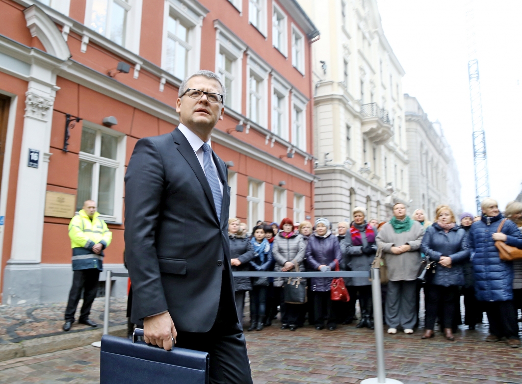 Obligātā veselības apdrošināšana bez aprisēm, bet prioritāte
