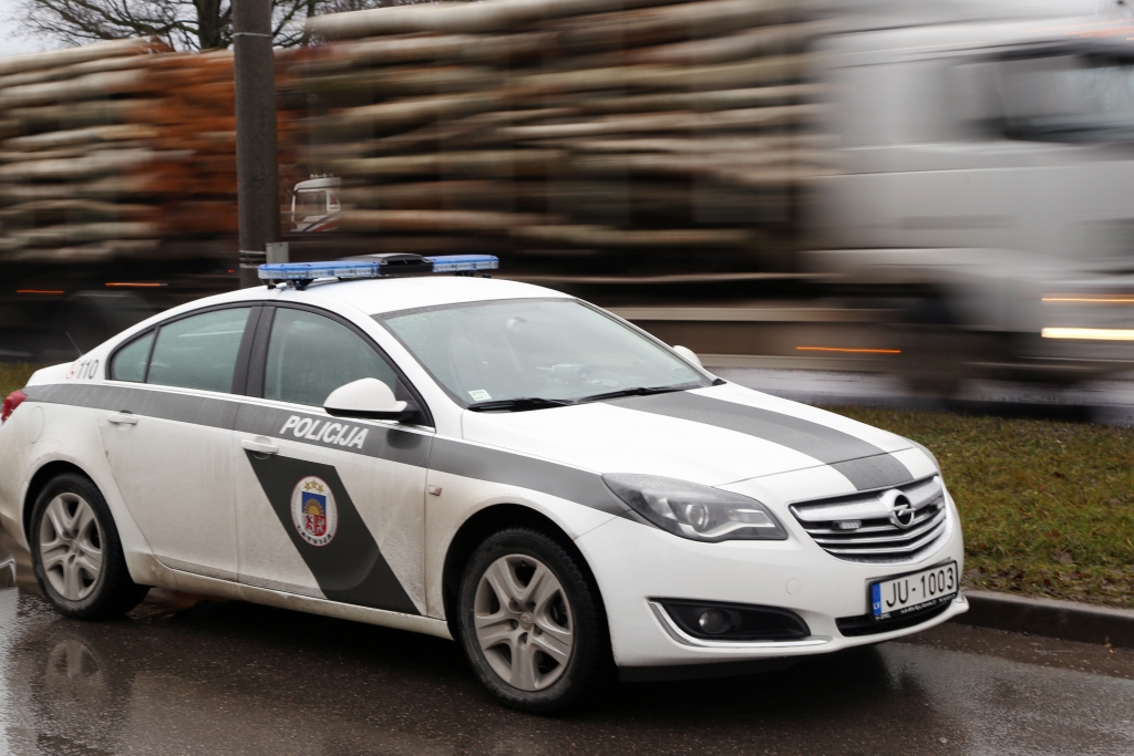 Bauskas novadā nāvējoši notriekts gājējs