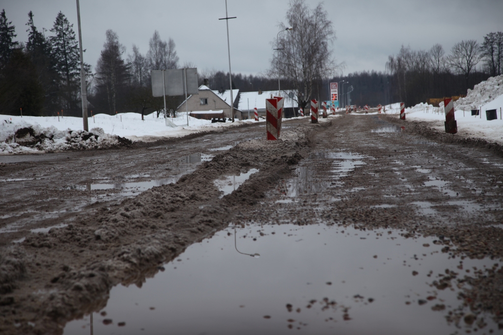 Baložu iela – grūti izbraucama