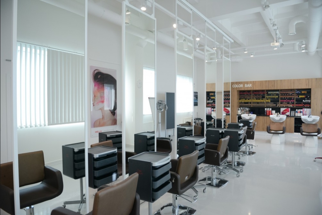 Friziermākslas mācību centra Wella International Studio  izveidē iegulda 200 tūkstošus eiro