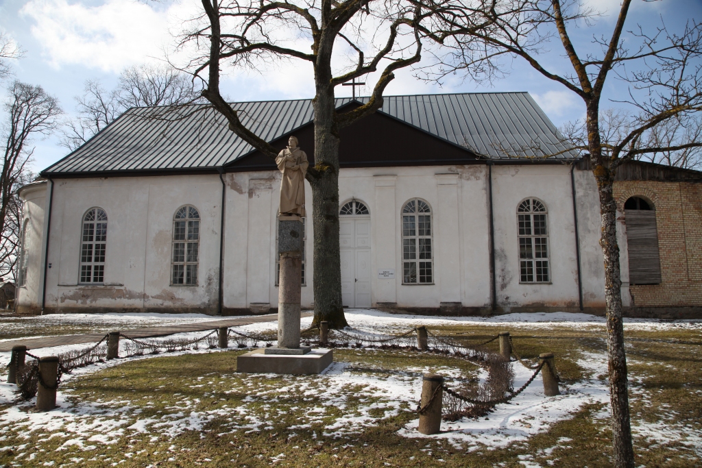 Saziedo vairāk nekā 24 000 eiro