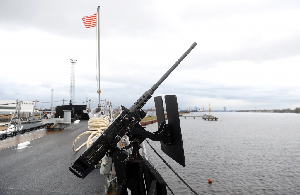 FOTO: Rīgā ieradies ASV karakuģis USS Donald Cook