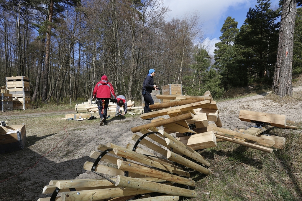 FOTO: Karostā top Liepājas piedzīvojumu parks Tarzāns