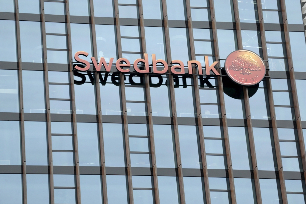 Swedbank audzē peļņu