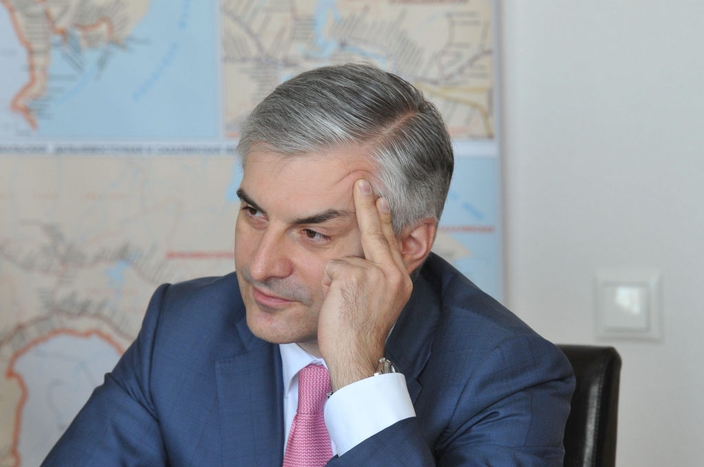 DB nodibina redkolēģiju