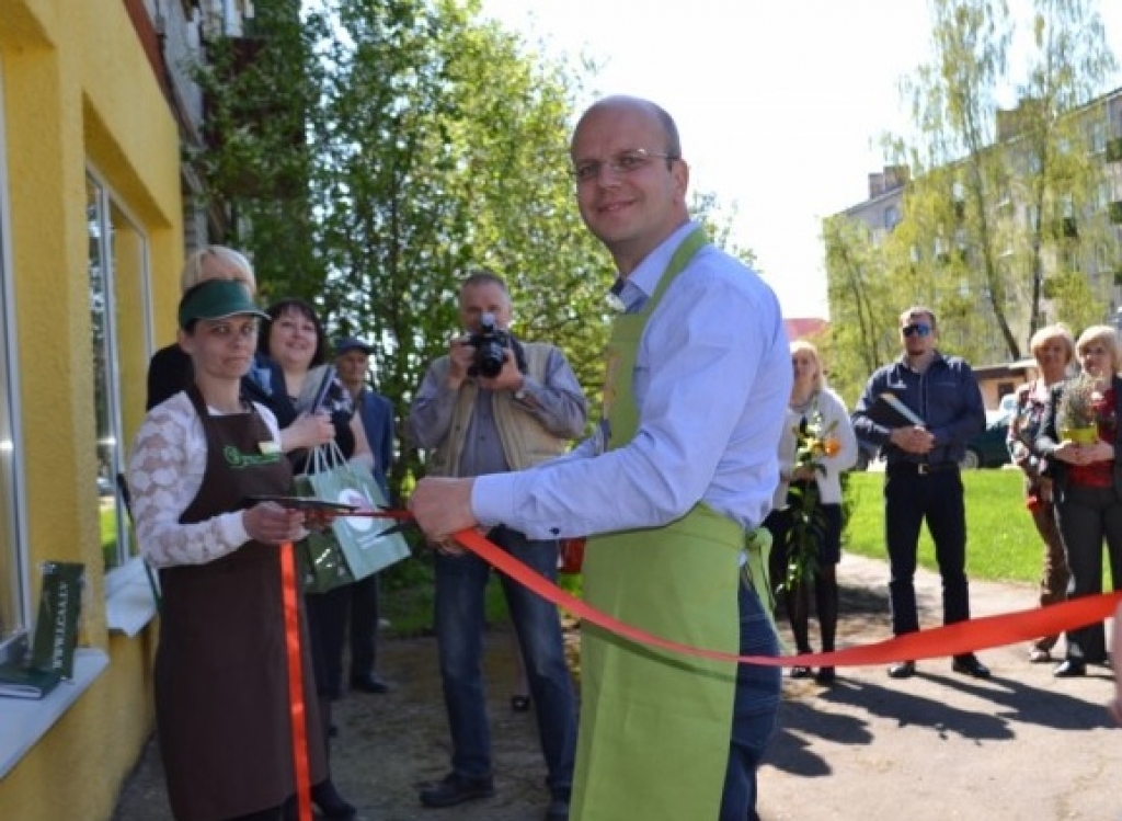 FOTO: Miķelāni bekons atklāj veikalu Aizkrauklē