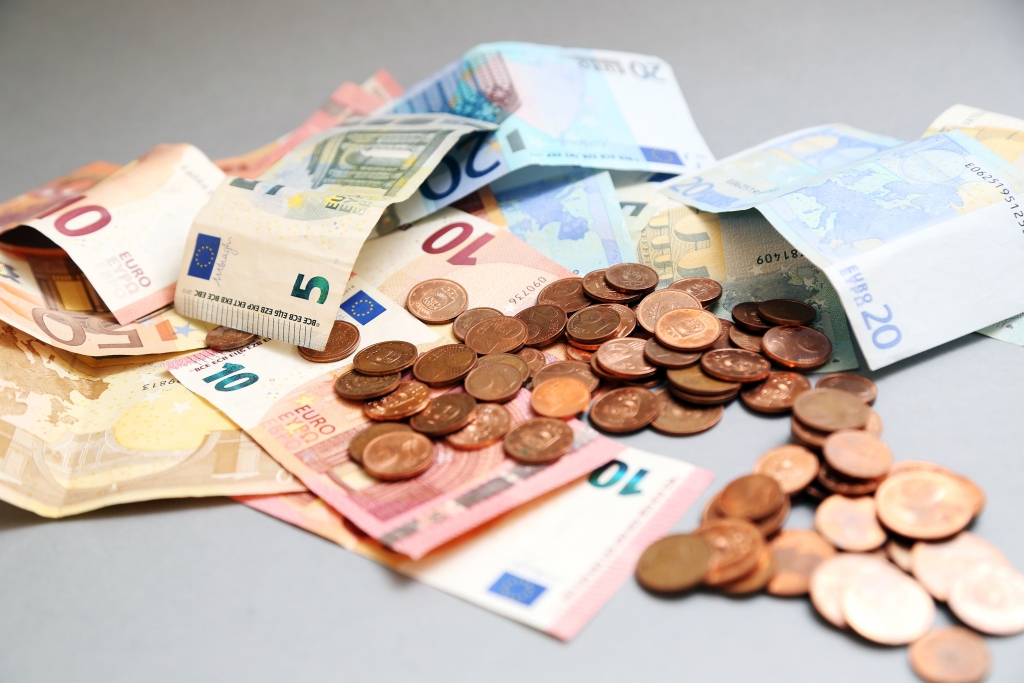Latvija emitējusi obligācijas 650 miljonu eiro apmērā ar vēsturiski zemāko likmi