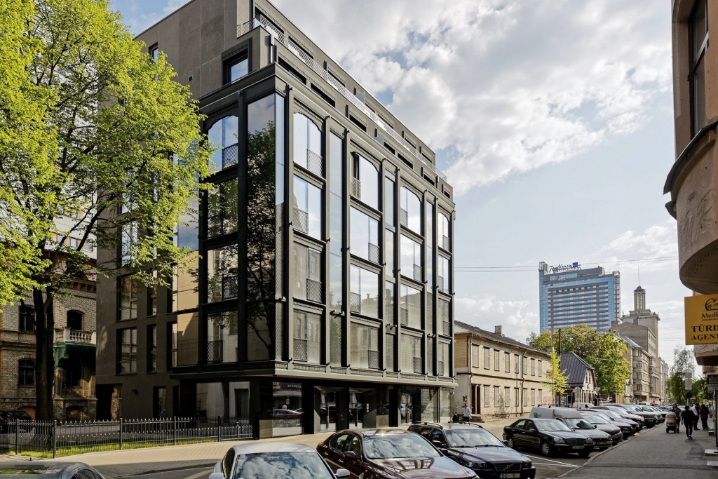 Atklāj, kā veicas ar apartamentu nama Club Central Residence  dzīvokļu tirgošanu