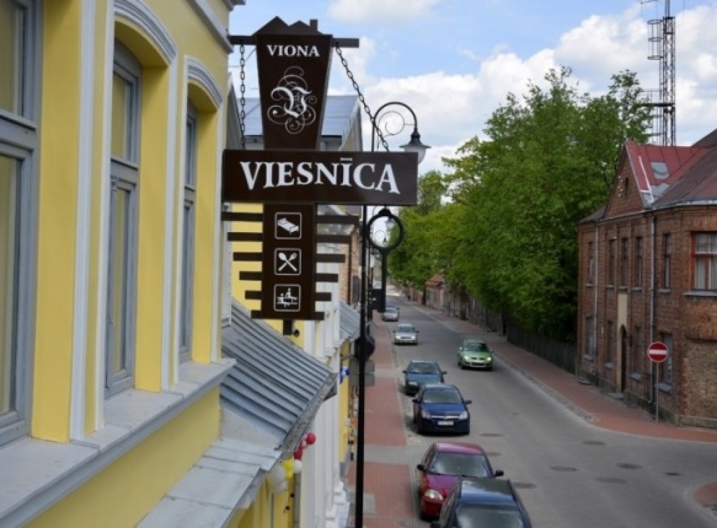 Bauskā atklāta jauna viesnīca