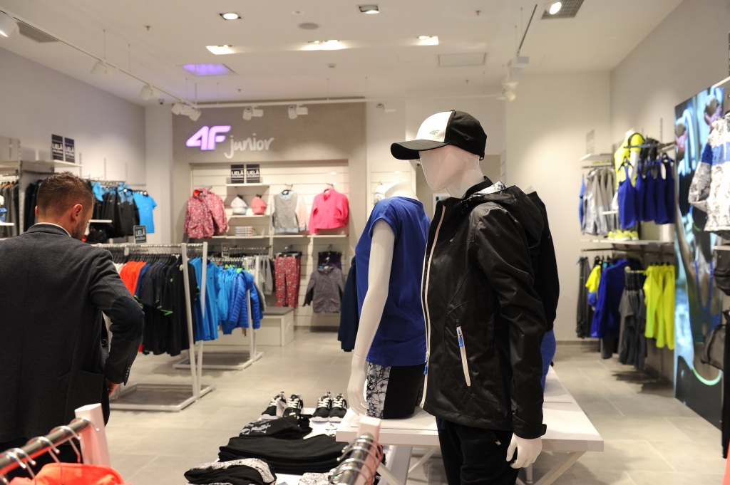 4F atver vēl divus veikalus Rīgā