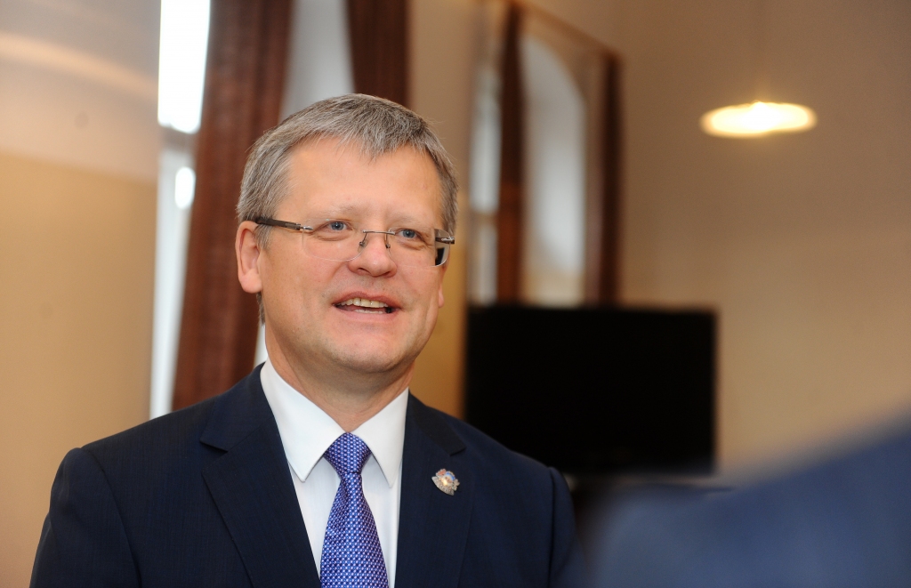 Belēvičs: Obligātā veselības apdrošināšana varētu balstīties uz strādājošo un darba devēju ikmēneša iemaksām