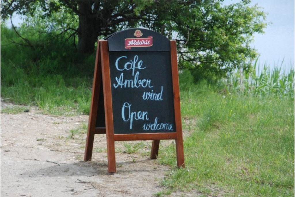 Papes Amber Wind Cafe šovasar arābu stils