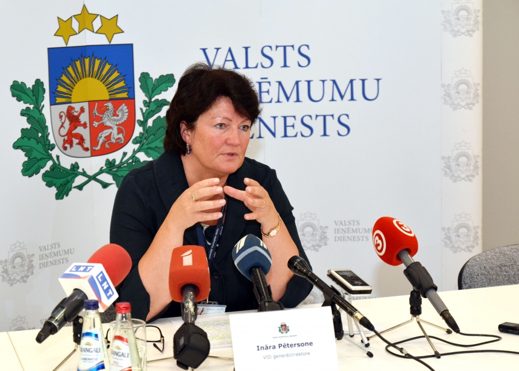 Zināms, cik ilgi vēl Pētersone pildīs VID vadītājas pienākumus