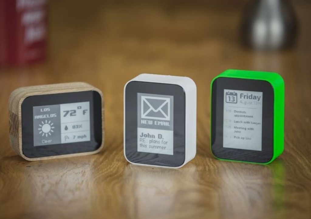 Displio piegādāti visiem Kickstarter kampaņas atbalstītājiem; tirgo par 130 eiro