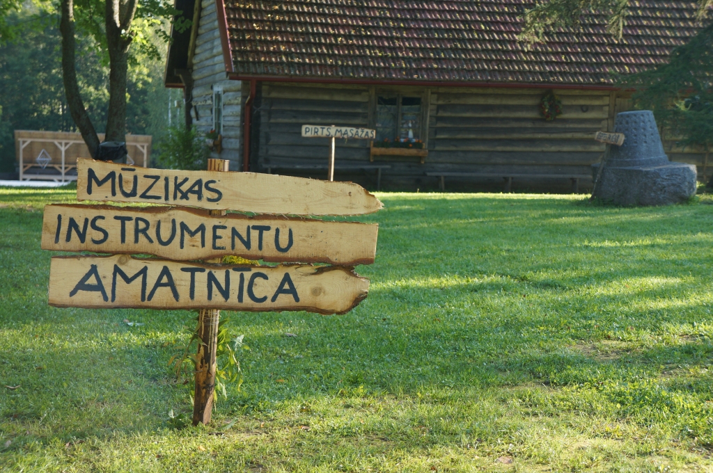 Lieliskā atmosfērā nosvin pirmos mūsdienu tautas mūzikas svētkus "Radagars"