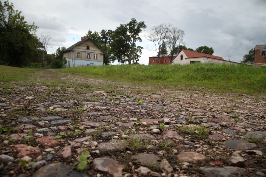 Uzlabos infrastruktūru uzņēmējdarbībai