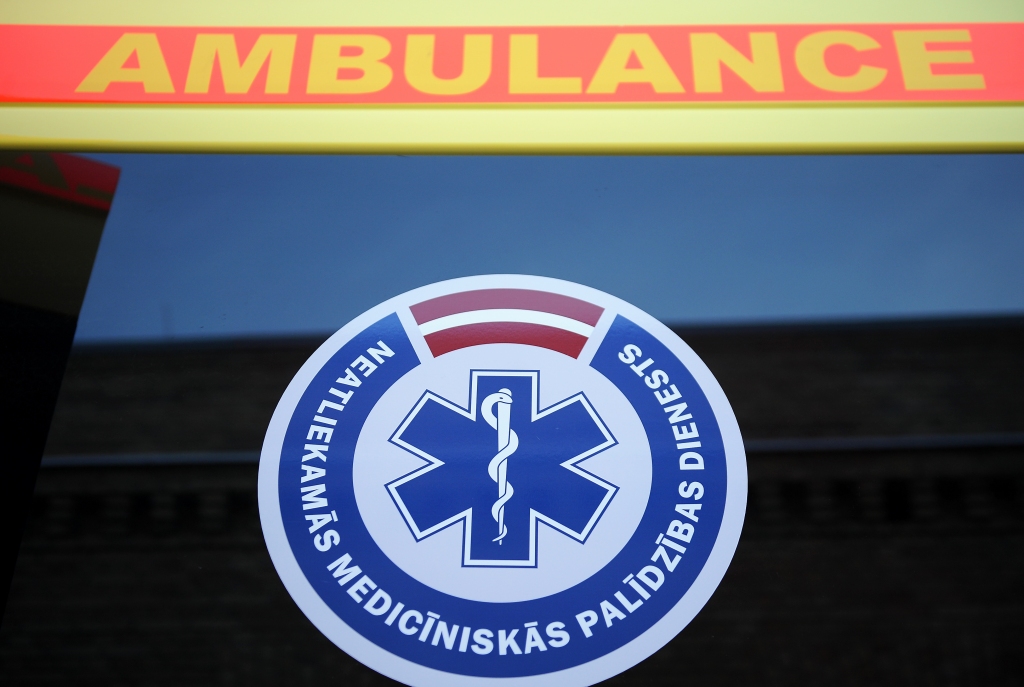 Avārijā Salacgrīvas novadā cieš seši cilvēki, tostarp trīs mazi bērni