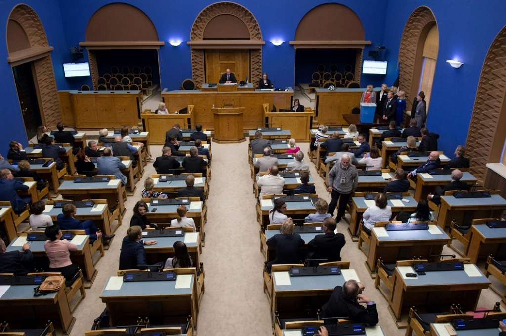 Igaunijas parlaments trīs kārtās neievēlē prezidentu; valsts galvu izraudzīsies elektoru kolēģija