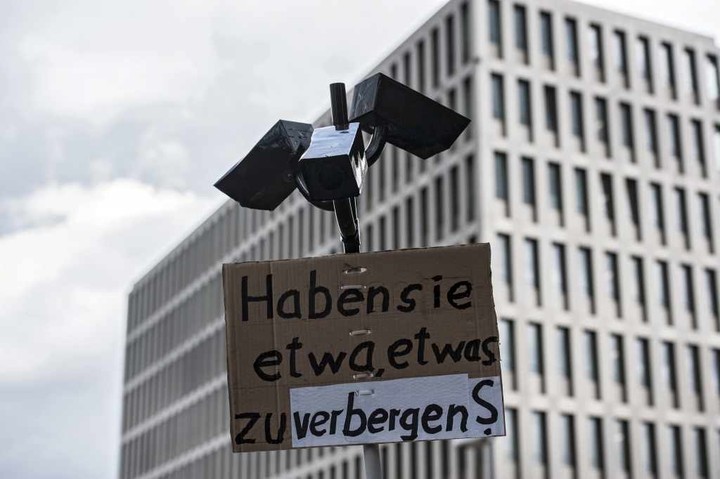 Ziņojums: Vācijas izlūkdienests sistemātiski pārkāpis cilvēktiesības