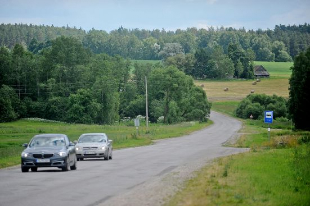 Deputātiem kompensācijas arī vasarā