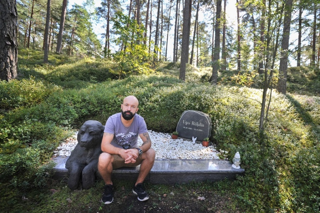 Paldies viņiem, ka bija kopā ar mums