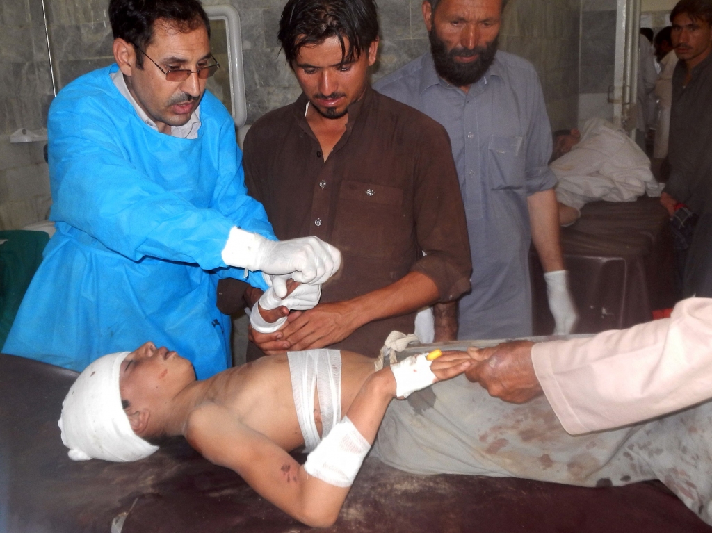 Mošejā Pakistānā lūgšanu laikā uzspridzinās terorists; 28 upuri
