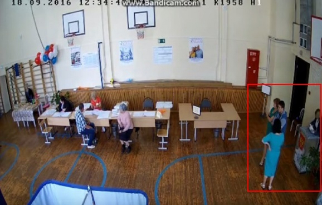 VIDEO: Kā Krievijā krāpjas ar vēlēšanu biļeteniem (papildināts 17:32)