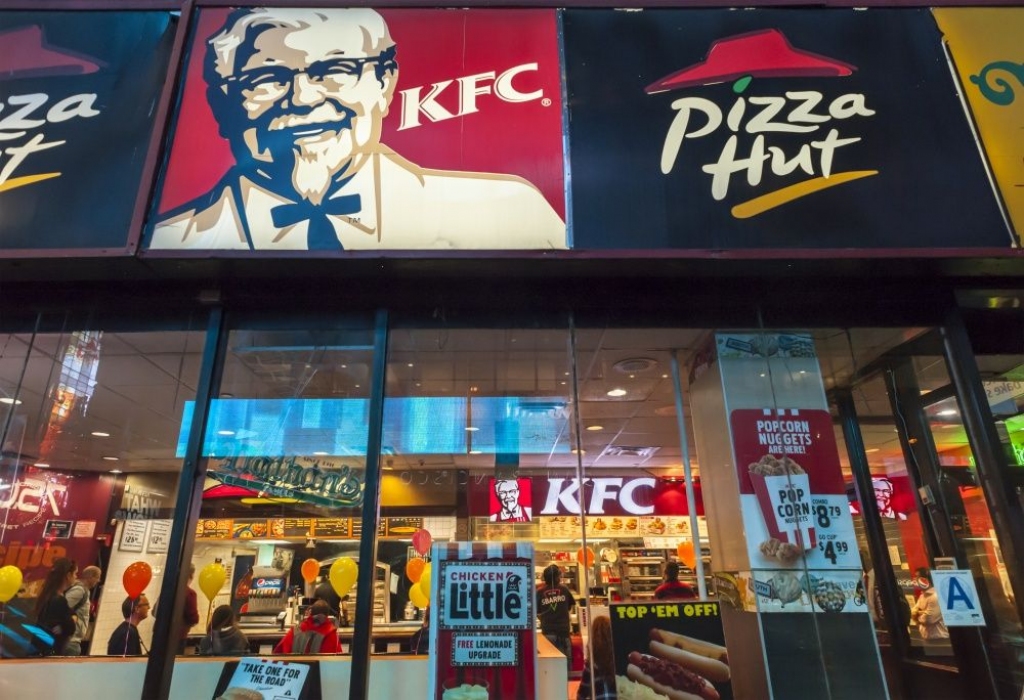 KFC īpašnieka Yum ieņēmumi pieviļ