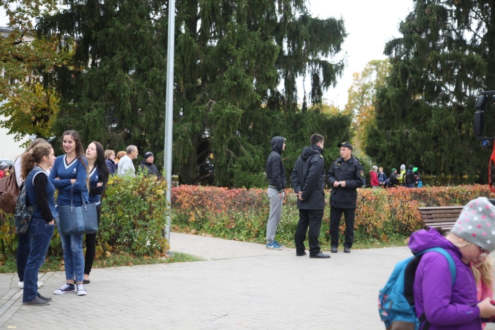 Foto: reģionālās ugunsdzēsēju mācības Gulbenes novada valsts ģimnāzijā