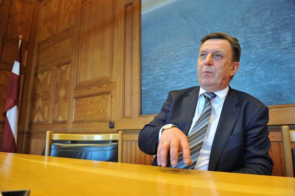 Kučinskis aicina pārvērtēt maksājumu slogu auto īpašniekiem