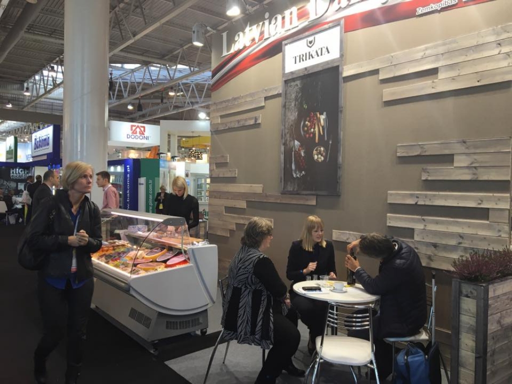 FOTO: Latvijas ražotāji piedalās starptautiskajā izstādē SIAL Paris