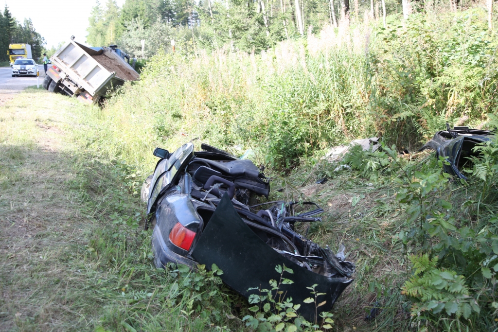 Lietu pret vīrieti, kura izraisītā avārijā gāja bojā trīs cilvēki, turpinās skatīt novembrī