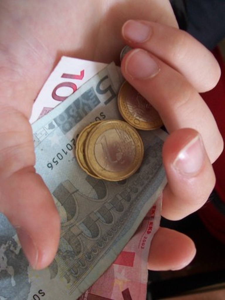 Lielākā alga skolotājam Latvijā septembrī bija 2260 eiro
