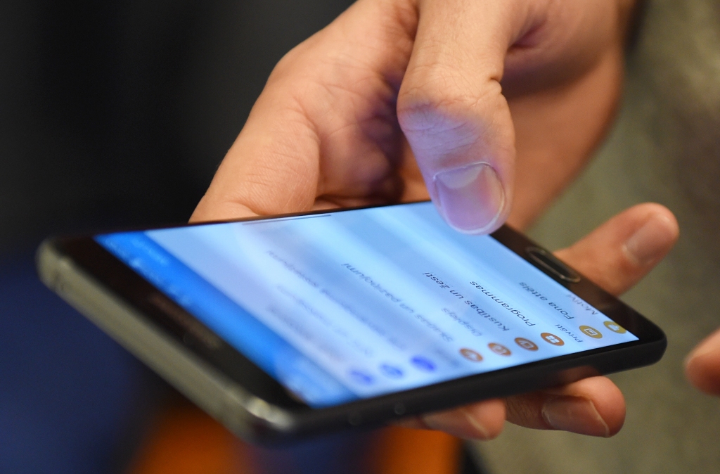 Jau tuvāko trīs gadu laikā mobilais tālrunis kļūs par digitālo naudas maku
