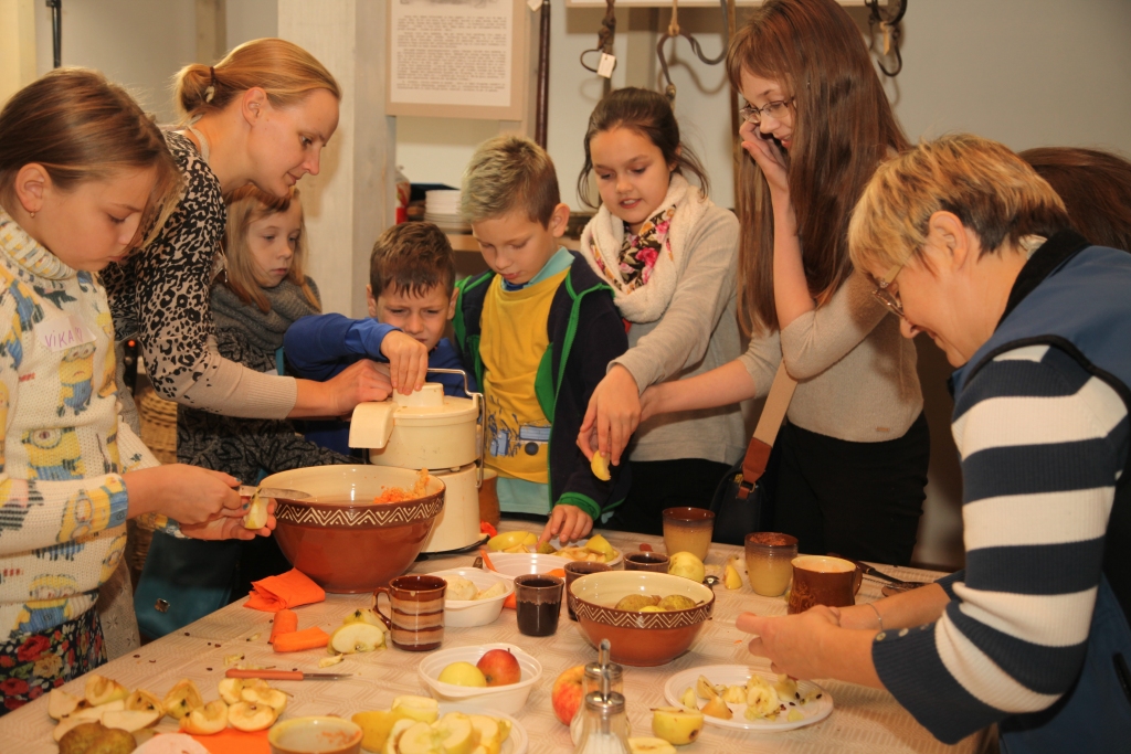 Mūsdienīgas veļu laika tradīcijas