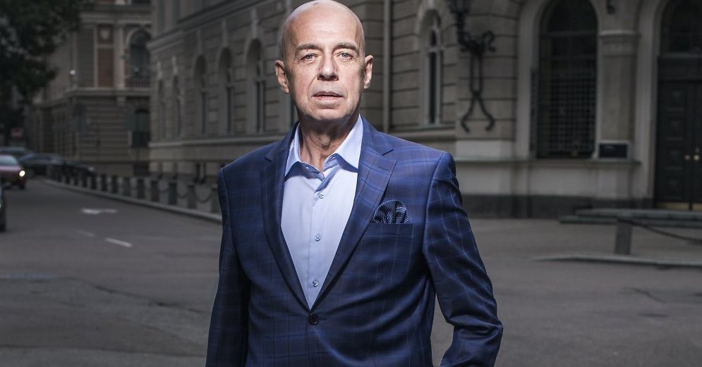 Ej, skrej, steidzies, bīsties nokavēt!