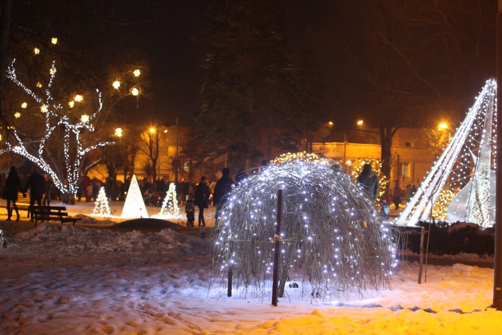 Foto: Iededz Gulbenes pilsētas centrālo egli