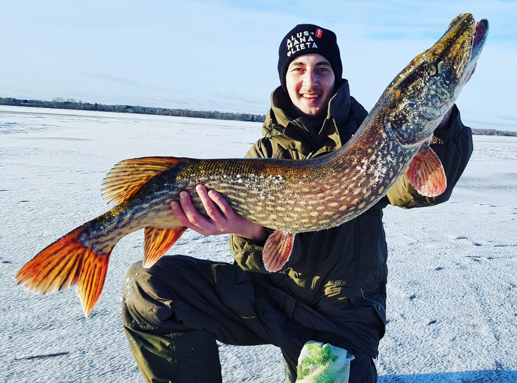 Pirmo reizi tiek pie 9,44 kg līdakas