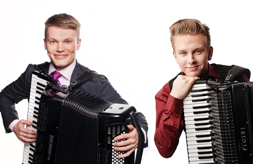 Alūksnes kultūras centrā muzicēs akordeonistu duets no Igaunijas