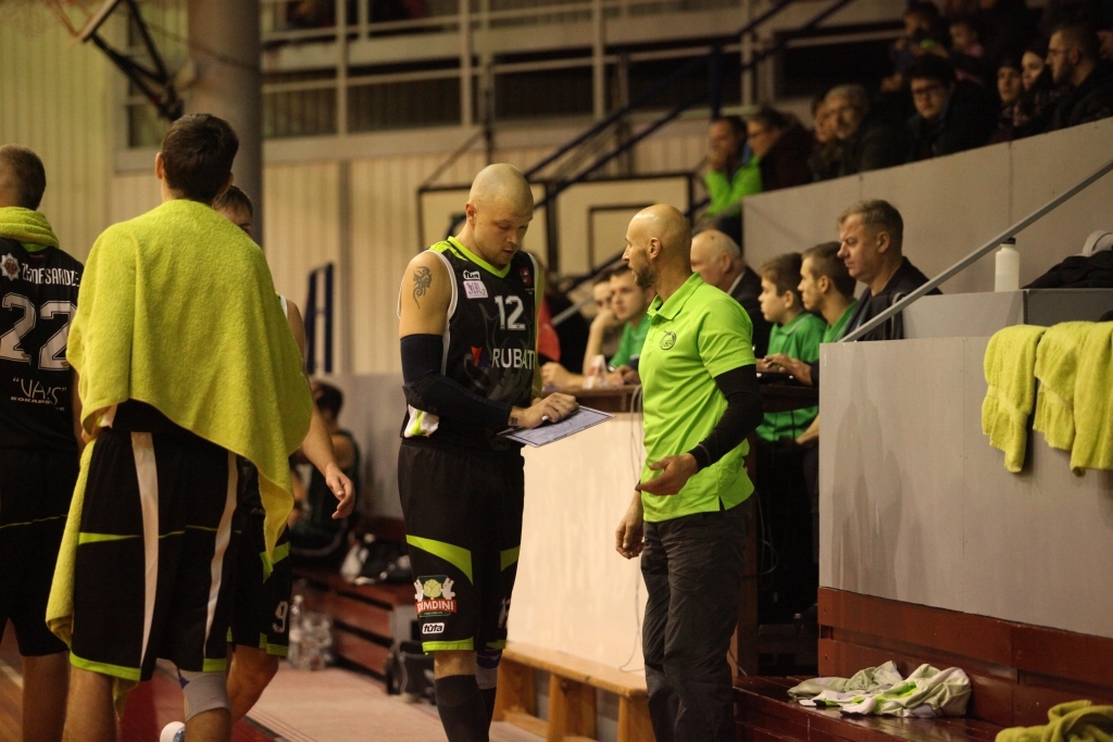 Basketbols: spēle starp Gulbenes "Buku" komandu un Ogres komandu