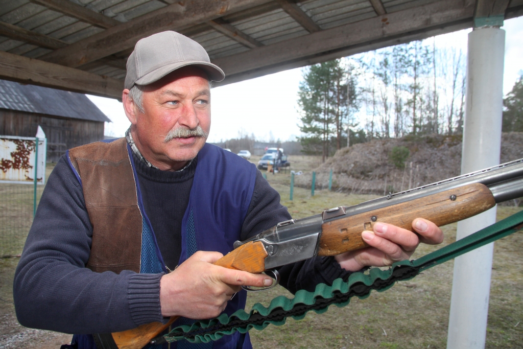 Mundis Žviriņš saņem „Gada balvu medniecībā 2016”
