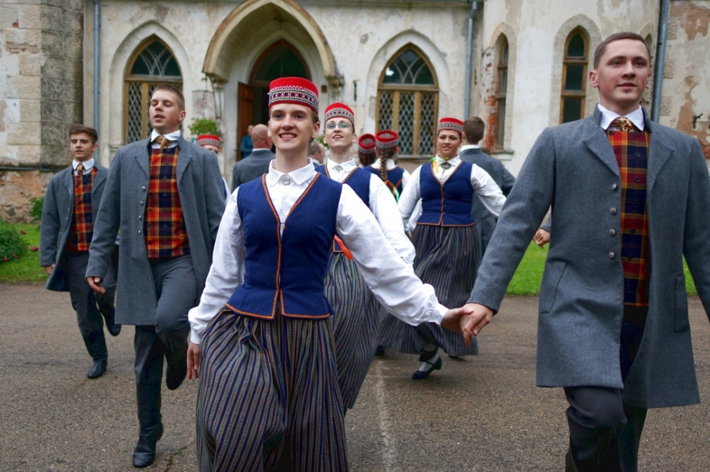 Portāla lietotāja foto: "Poga" svin dzimšanas dienu