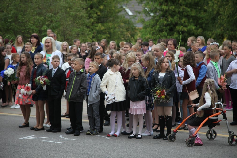 Foto: Zinību diena Gulbenes sākumskolā