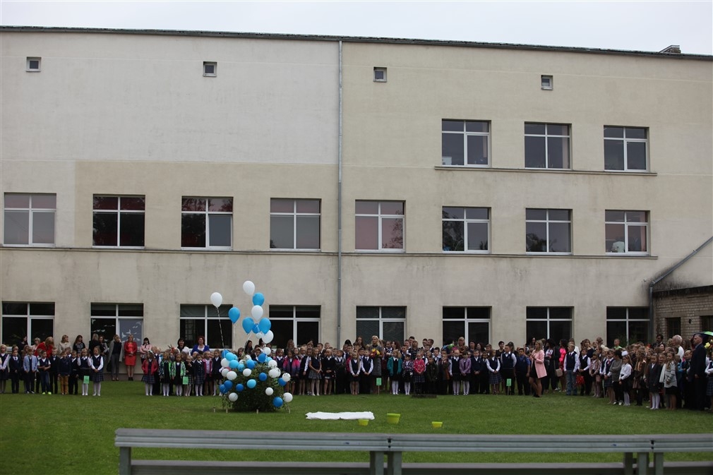 Foto: 1.septembris Gulbenes 2.vidusskolā